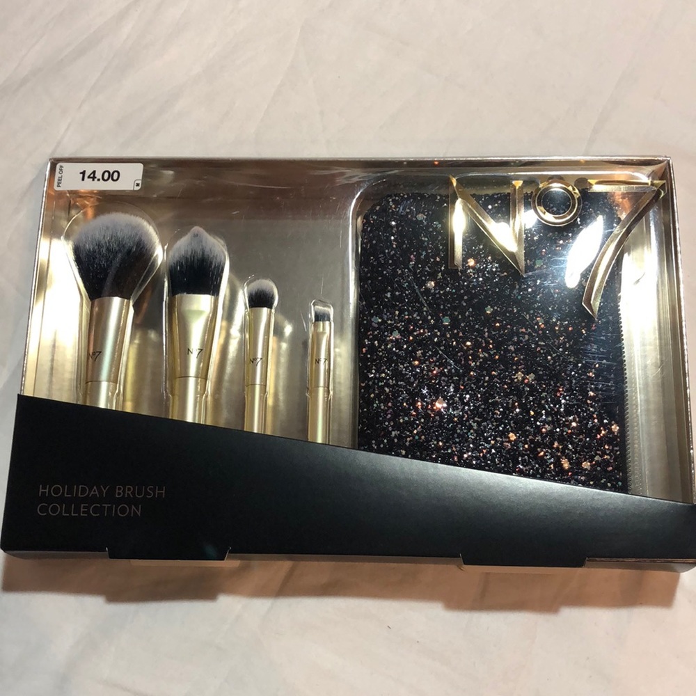 No.7 brush set with pouch